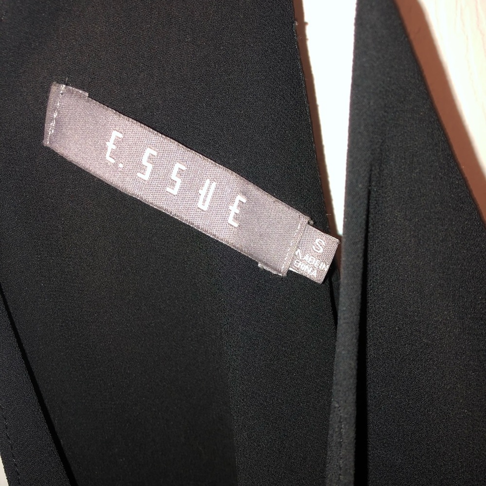 E.SSUE open back tank🖤 - Picture 5 of 5